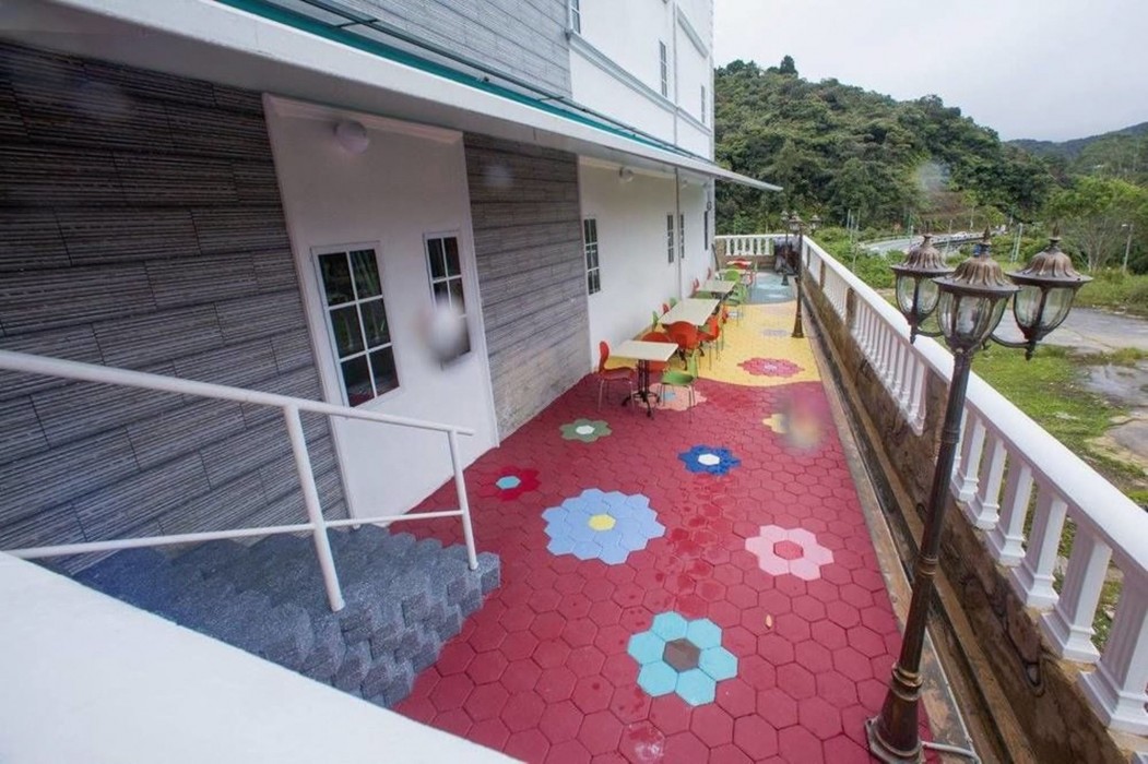smurf inn homestay