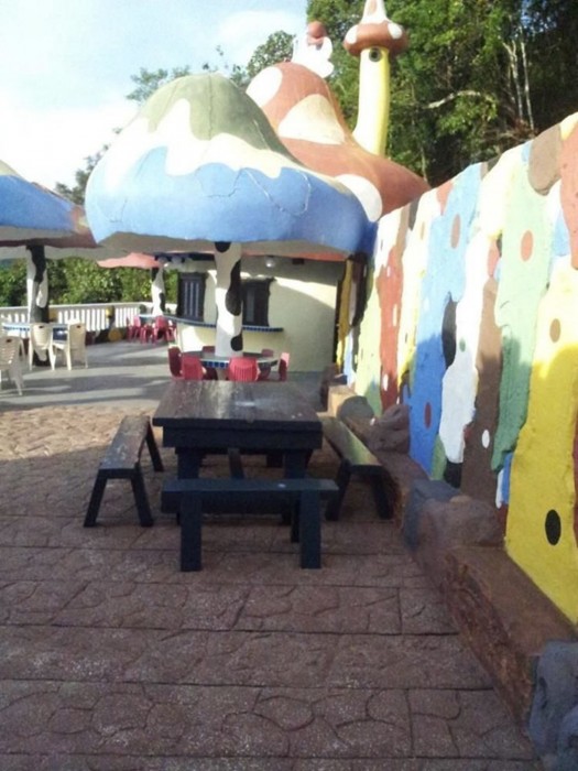 smurf inn homestay
