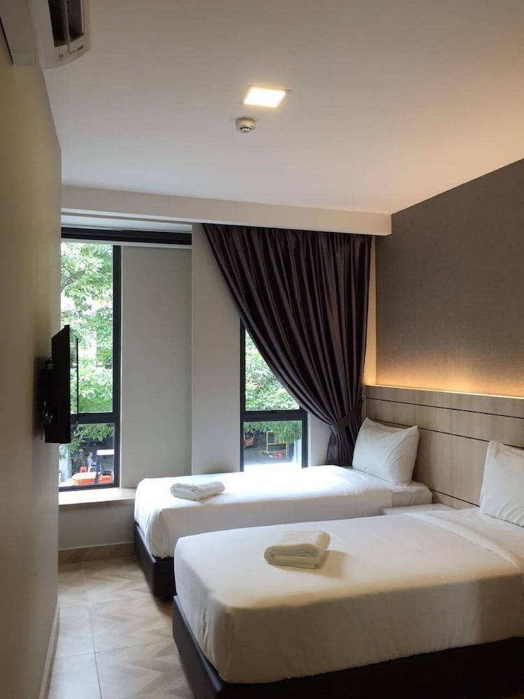 worldview grand hotel