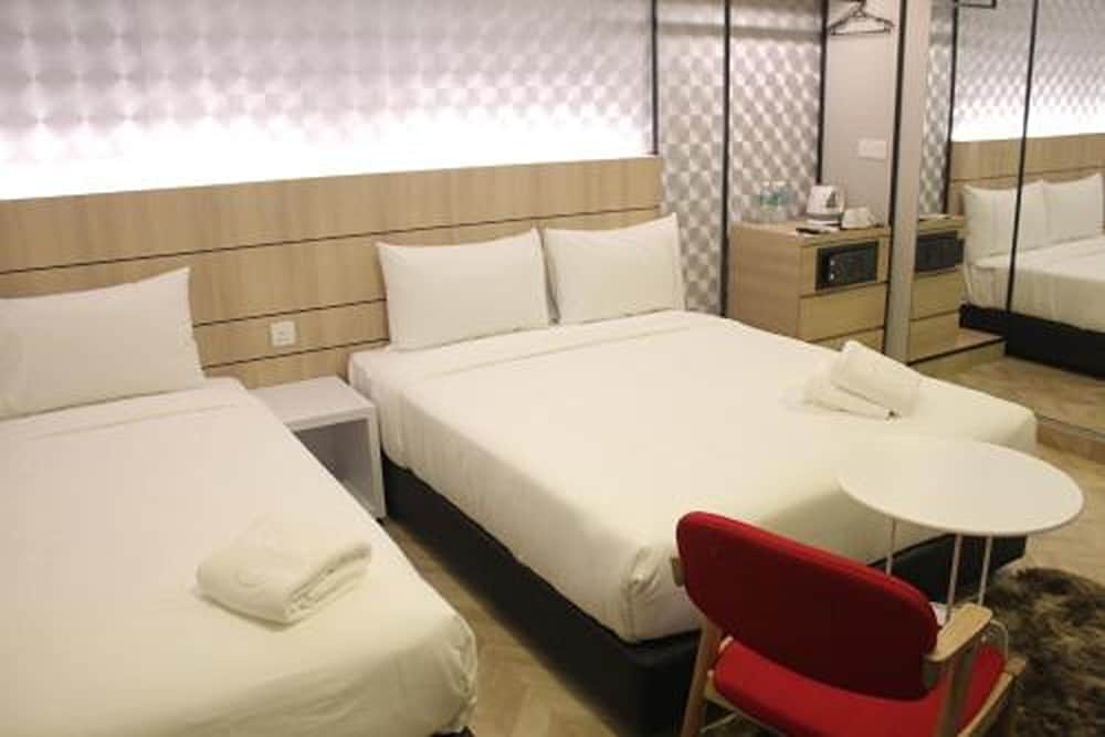 worldview grand hotel