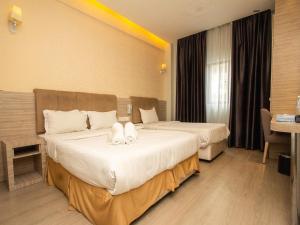 gm grand moments hotel