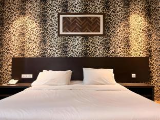 summit signature hotel oug kuala lumpur