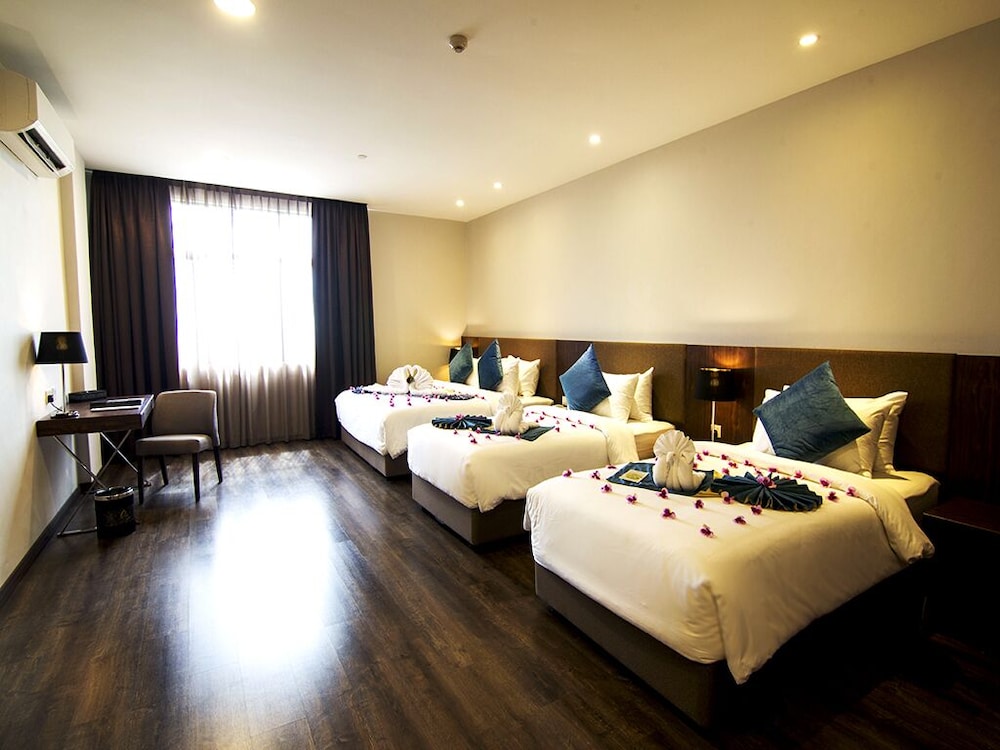 goldenbay hotel