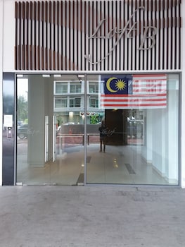 sunset seaview vacation condos city centre imago shopping mall