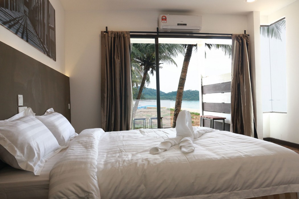 the barat tioman beach resort