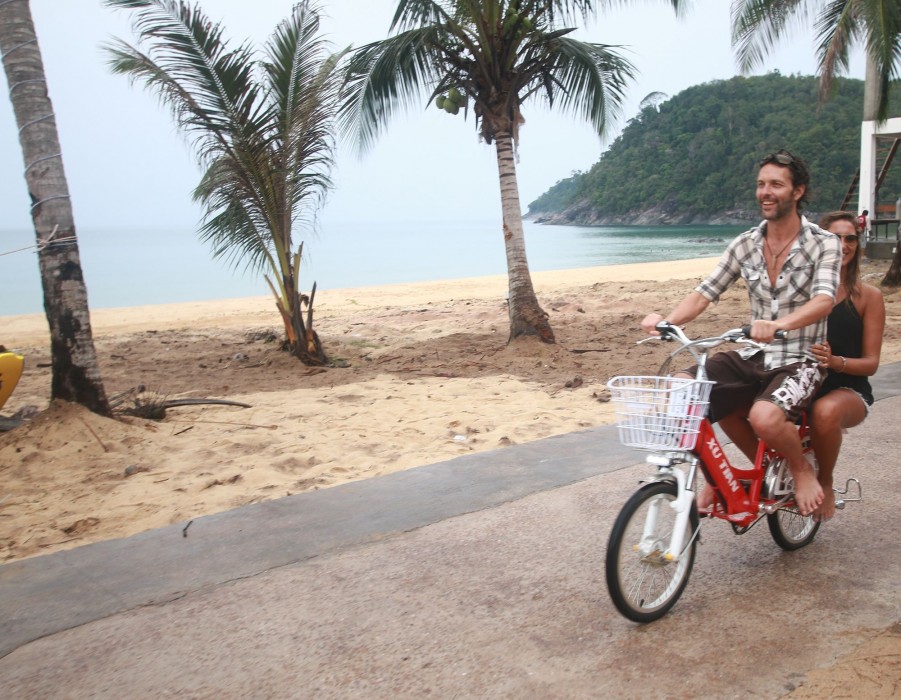 the barat tioman beach resort