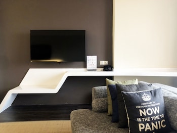 m roof hotel and residences