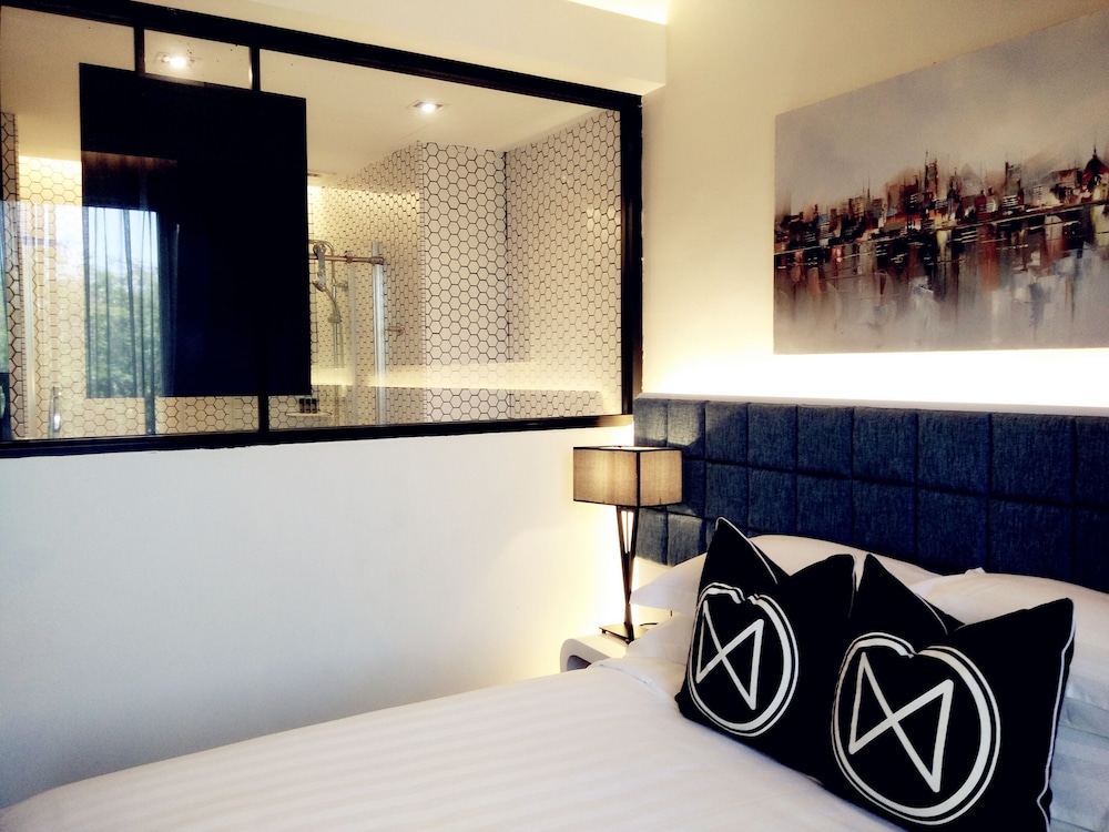 m roof hotel and residences