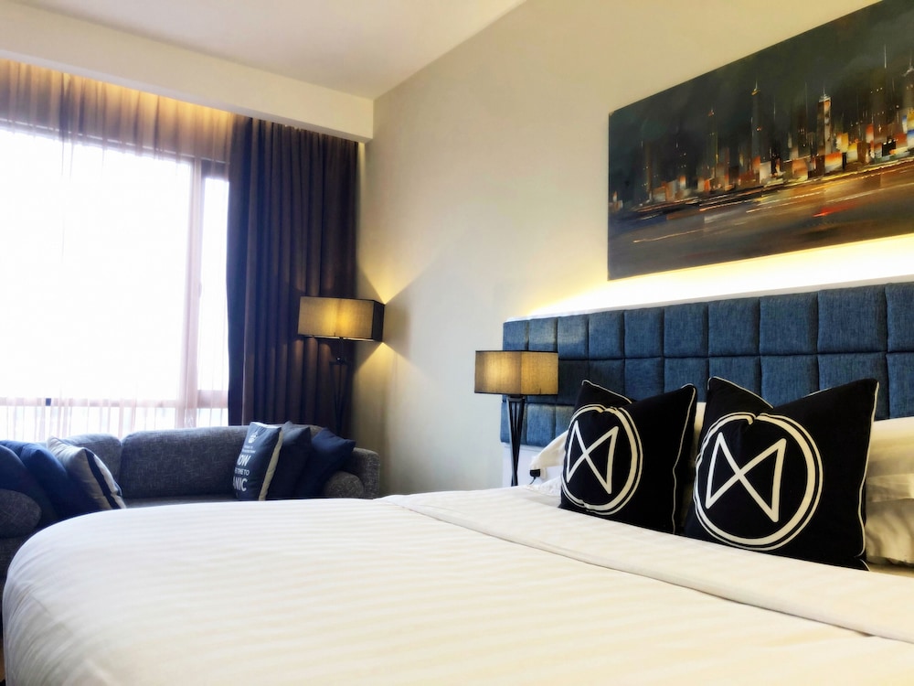 m roof hotel and residences