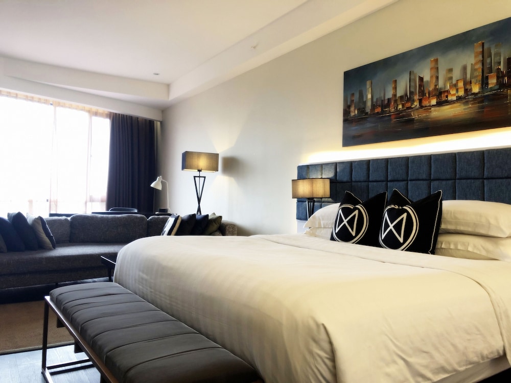 m roof hotel and residences