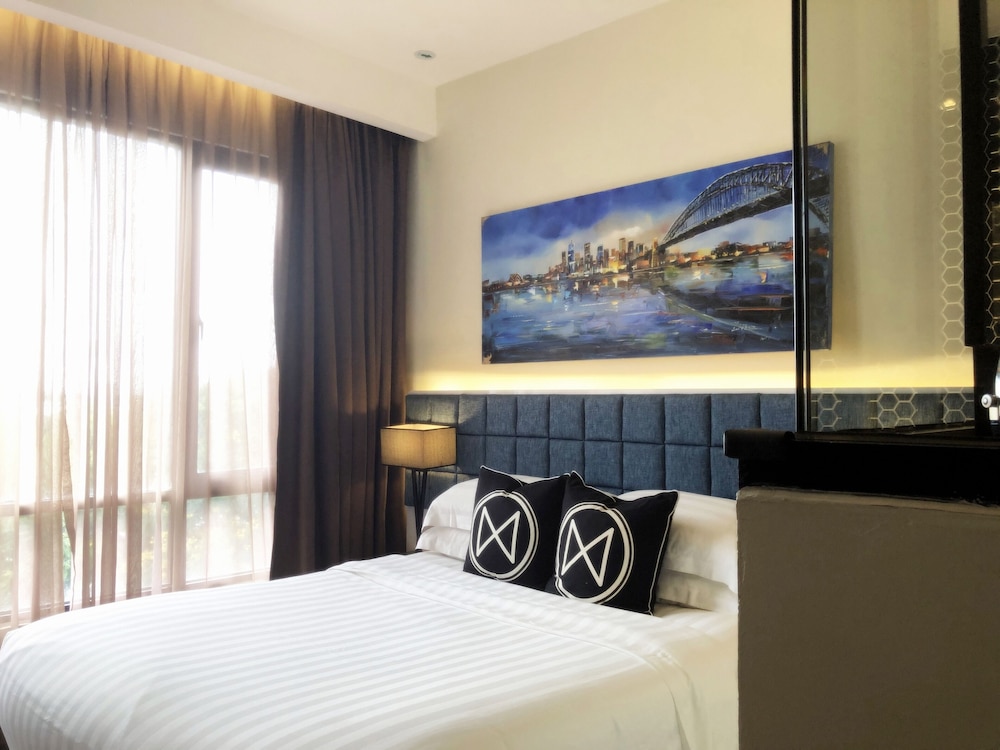m roof hotel and residences