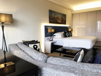 m roof hotel and residences