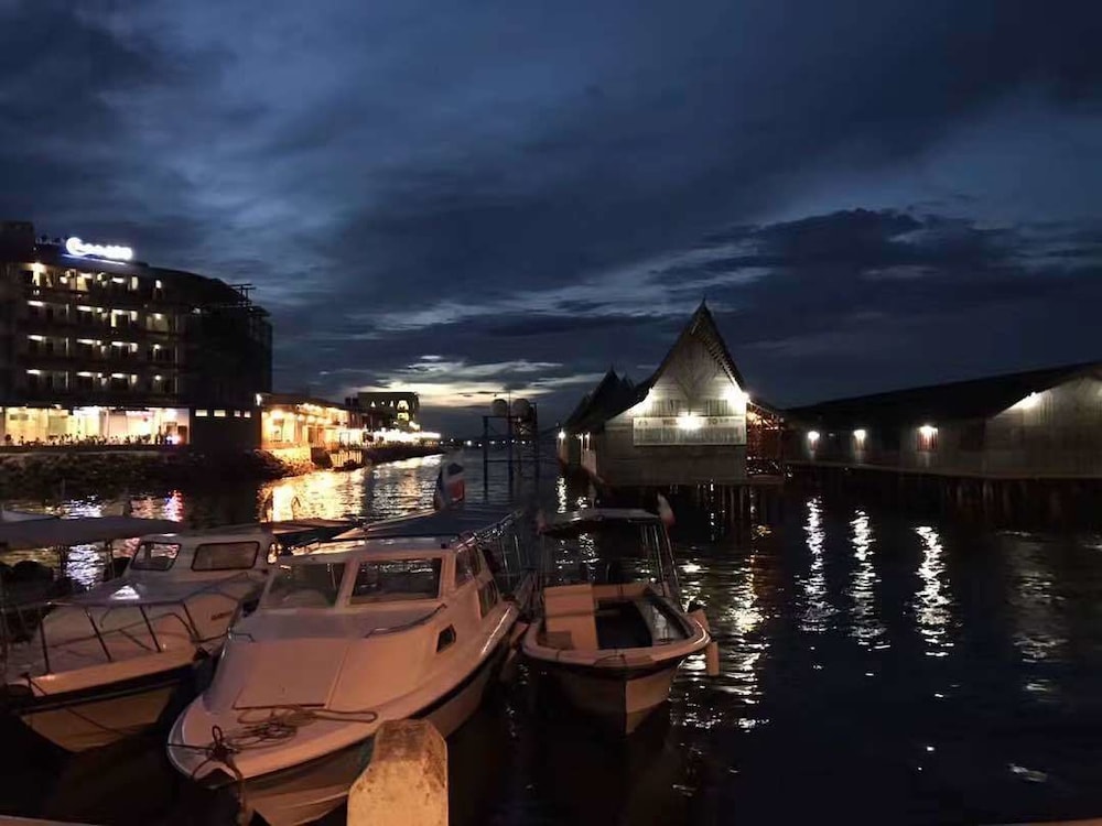 cube bed station hostel