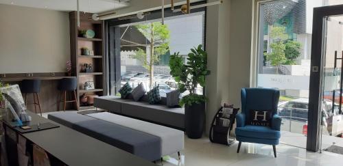 the square hotel