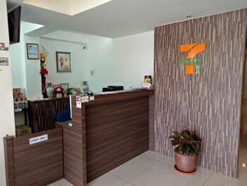 7 hotel