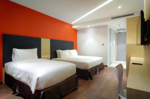 the klagan riverson hotel and residence