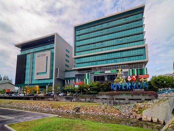 the klagan riverson hotel and residence
