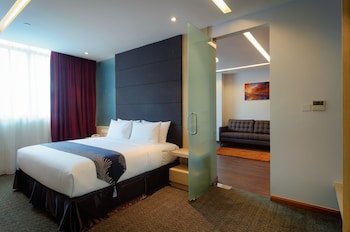 the klagan riverson hotel and residence