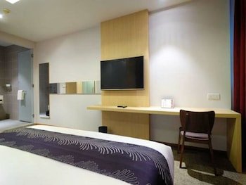 the klagan riverson hotel and residence