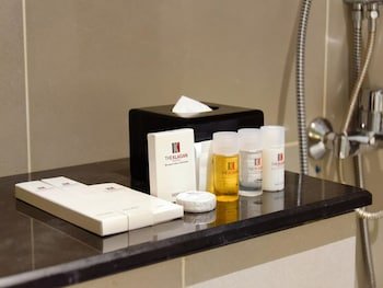 The Klagan Riverson Hotel & Residence,Kota Kinabalu>>Gaya Island,4 star