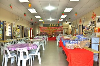 yee tai cafe and inn