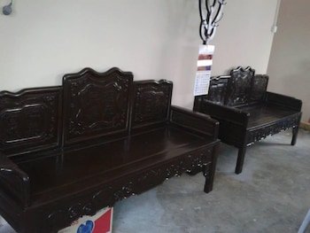 yee tai cafe and inn