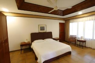 kukup golf resort