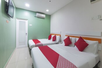 oyo 90296 red orange hotel port klang
