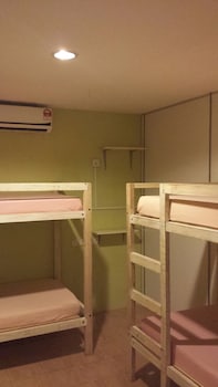 the bodhi lodge hostel