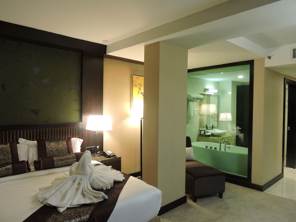 royale signature hotel