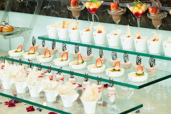 royale signature hotel