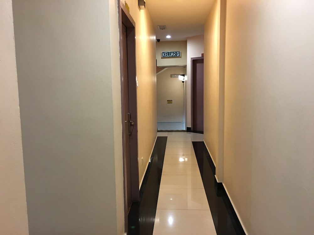 hotel lintas plaza