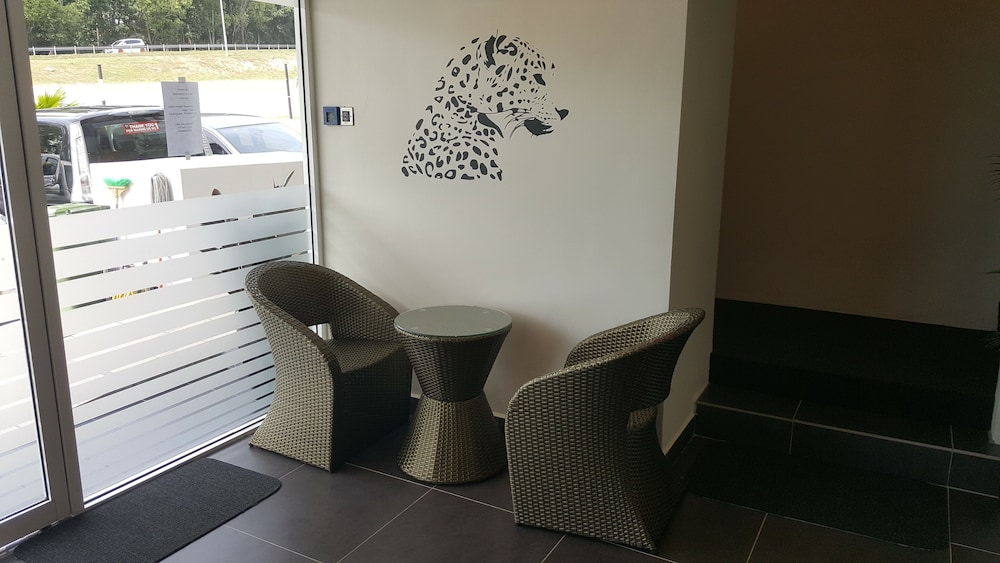 9 square hotel sri kembangan