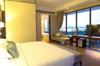 forest city marina hotel