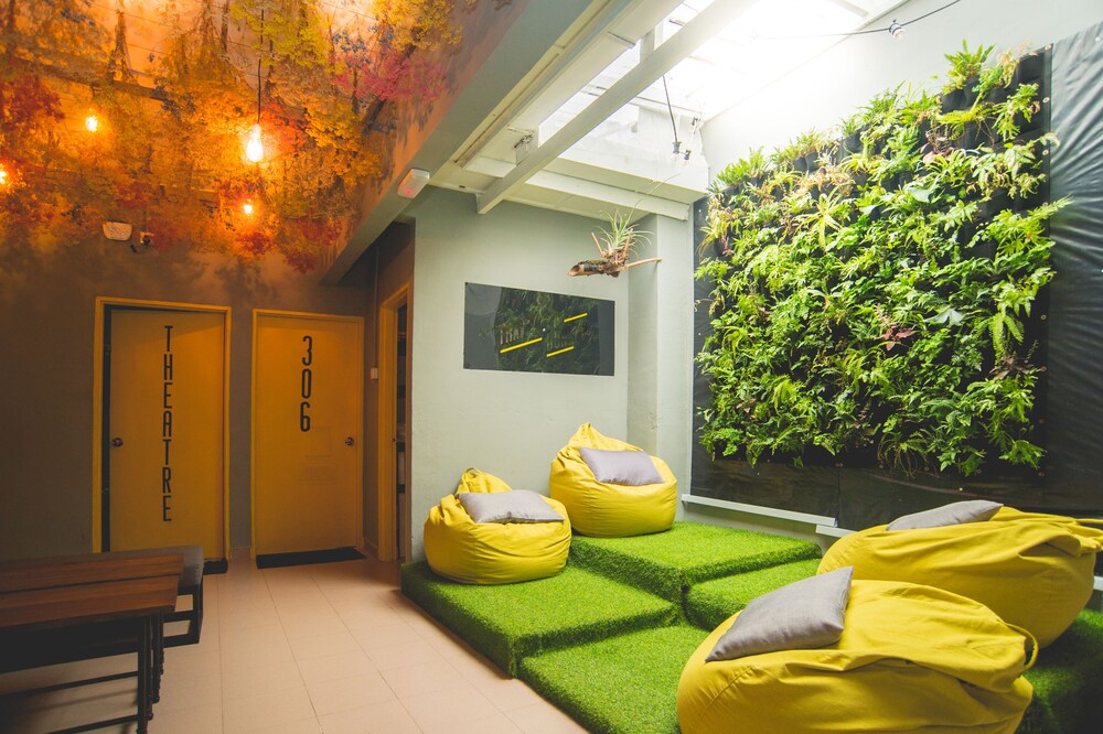 traveller bunker hostel 1