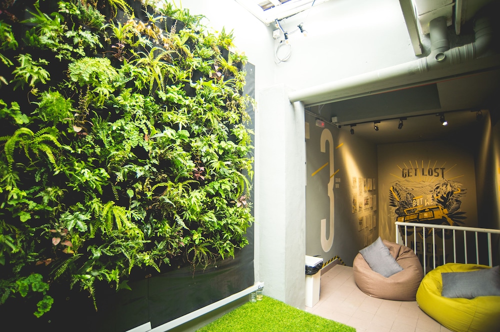 traveller bunker hostel 1