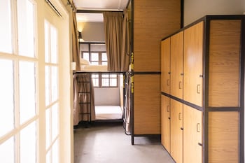 traveller bunker hostel 1