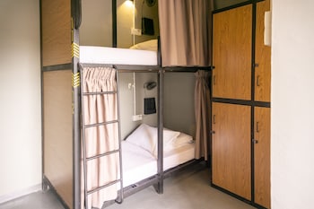 traveller bunker hostel 1