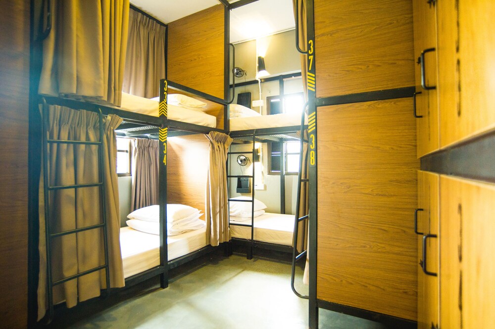 traveller bunker hostel 1