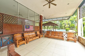 teluk batik holiday apartment