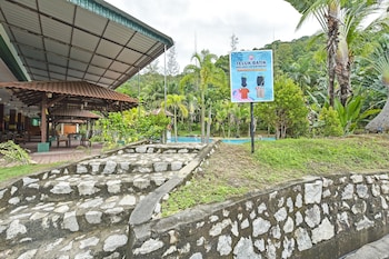 teluk batik holiday apartment