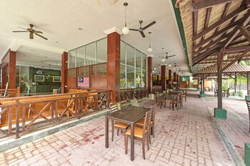 teluk batik holiday apartment