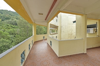 teluk batik holiday apartment