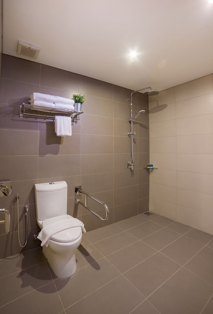 riccarton capsule hotel