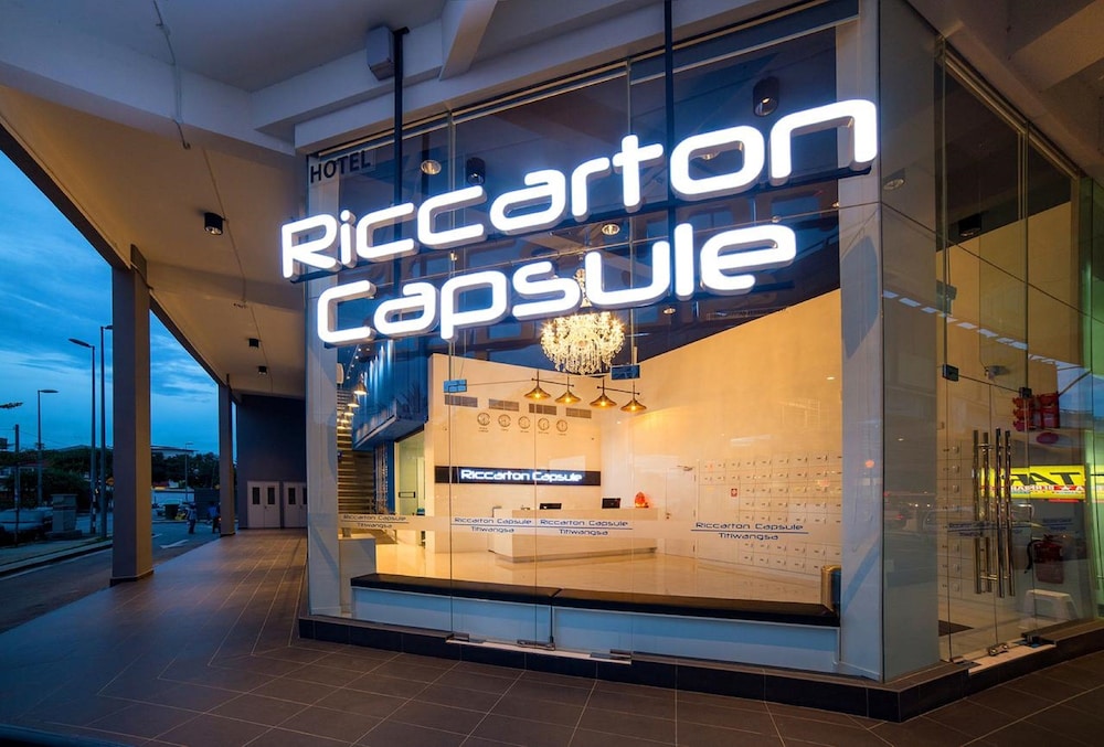 riccarton capsule hotel