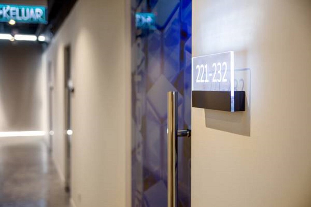 riccarton capsule hotel