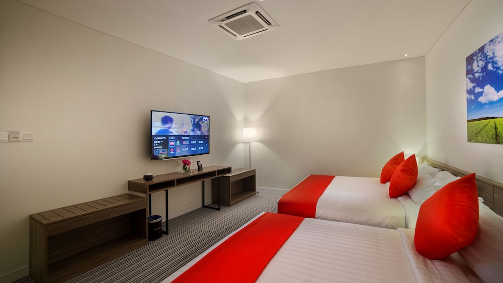 riccarton capsule hotel