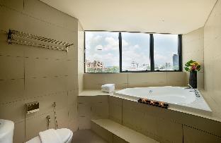 riccarton capsule hotel