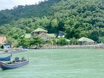 capital o 91094 hotel and chalet sportfishing