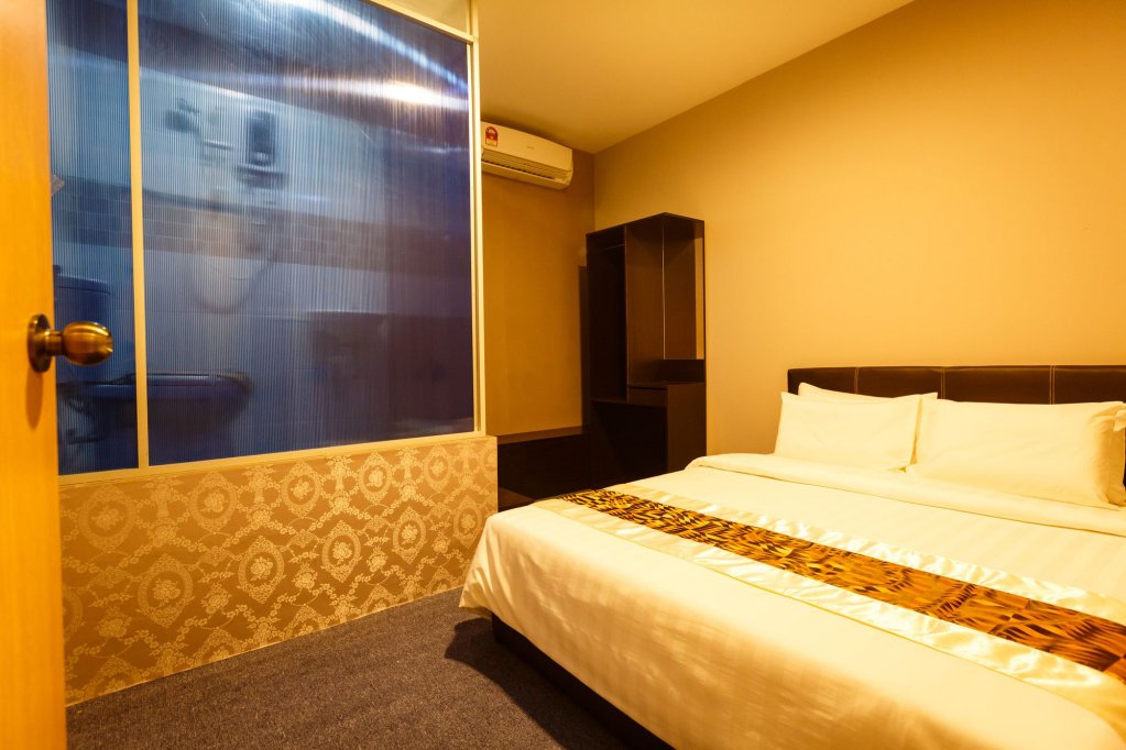 rainforest budget stay